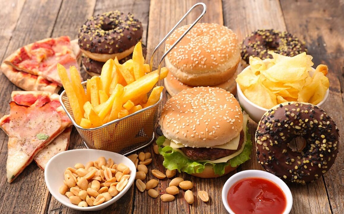 Pagal japonų dietą saldumynai ir greitas maistas yra draudžiami.